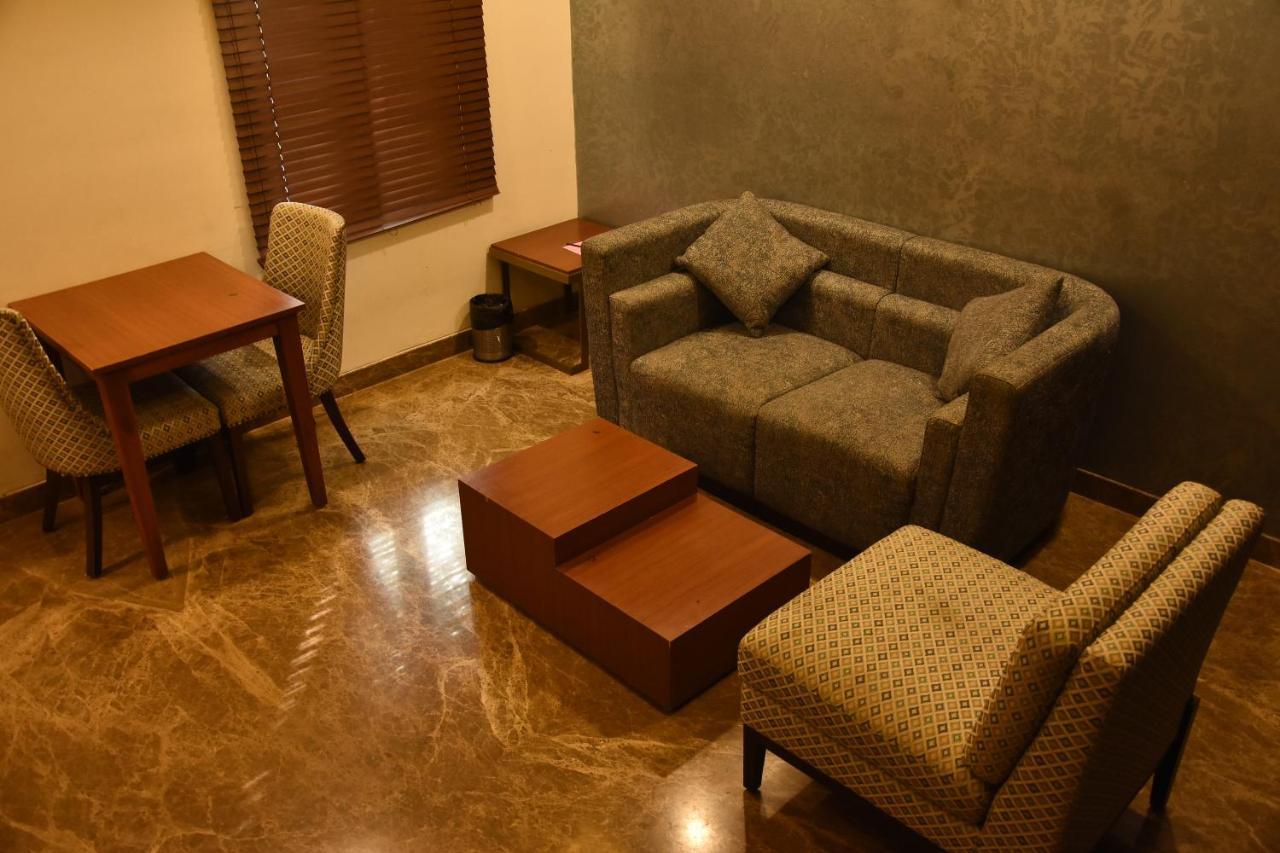 Poppys Vista Hotel Thirumurugan Poondi Екстериор снимка