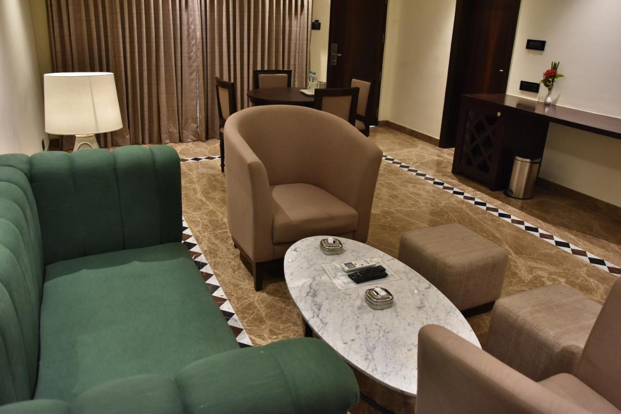 Poppys Vista Hotel Thirumurugan Poondi Екстериор снимка
