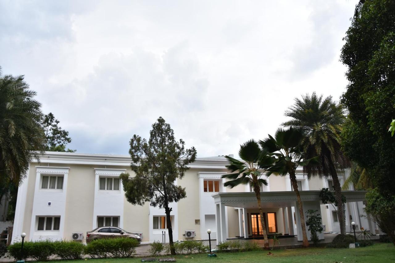 Poppys Vista Hotel Thirumurugan Poondi Екстериор снимка