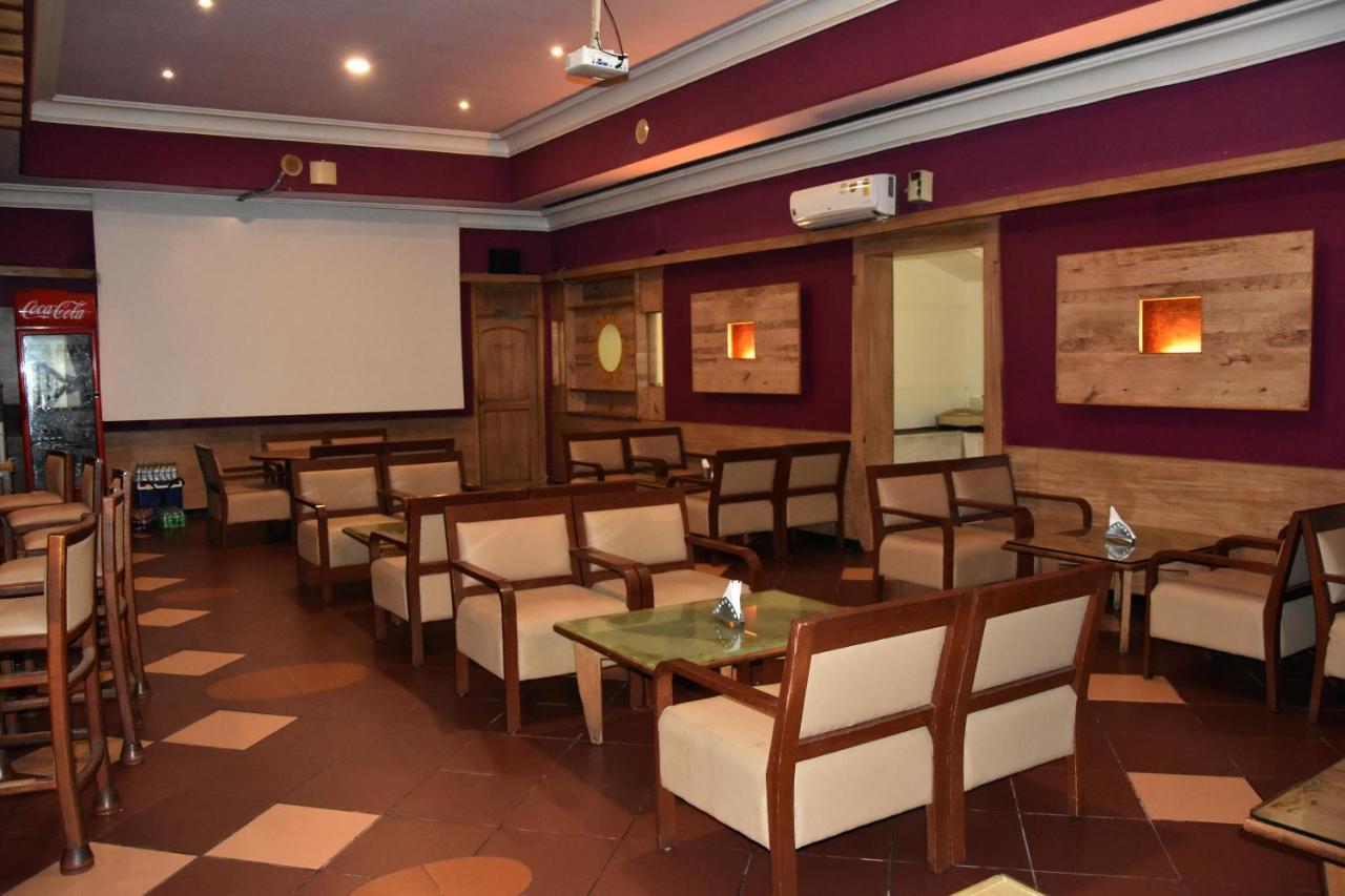 Poppys Vista Hotel Thirumurugan Poondi Екстериор снимка