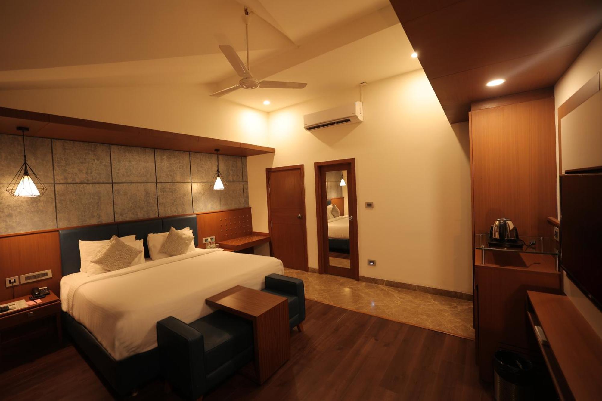 Poppys Vista Hotel Thirumurugan Poondi Екстериор снимка